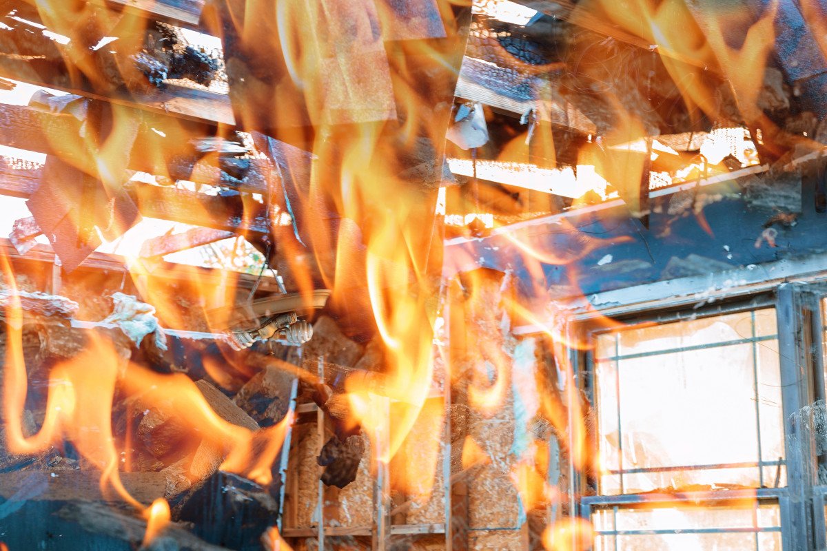 Quelles démarches envisager pour réparer sa maison suite à un incendie domestique ?